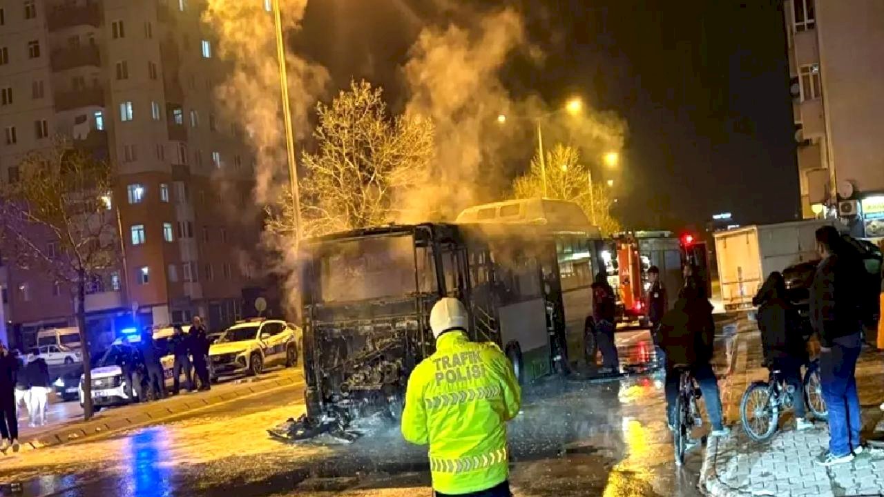 Kayseri'de Otobüs Yandı