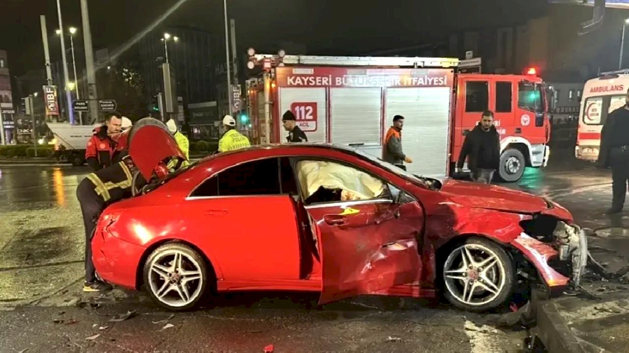 Kayseri'de Trafik Kazası: 2 Yaralı