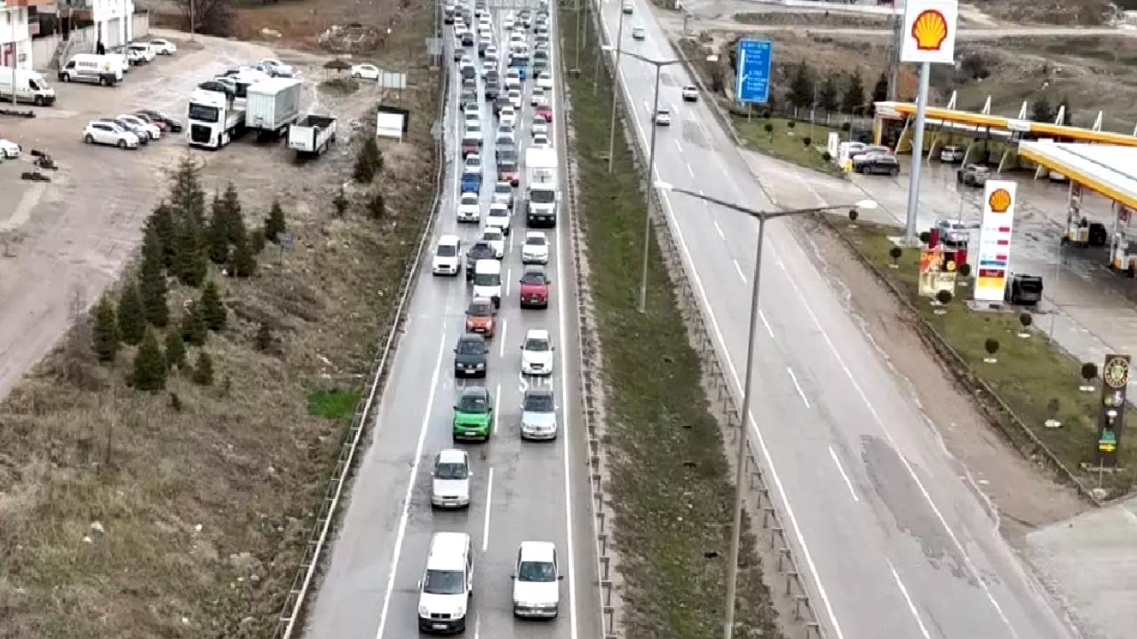Kırıkkale'de Bayram Dönüşü Trafik Yoğunluğu