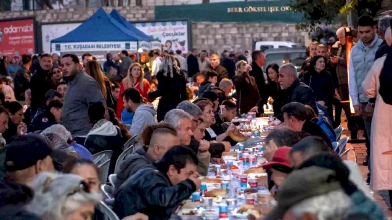 Kuşadası, Başkan Günel için tek yürek oldu