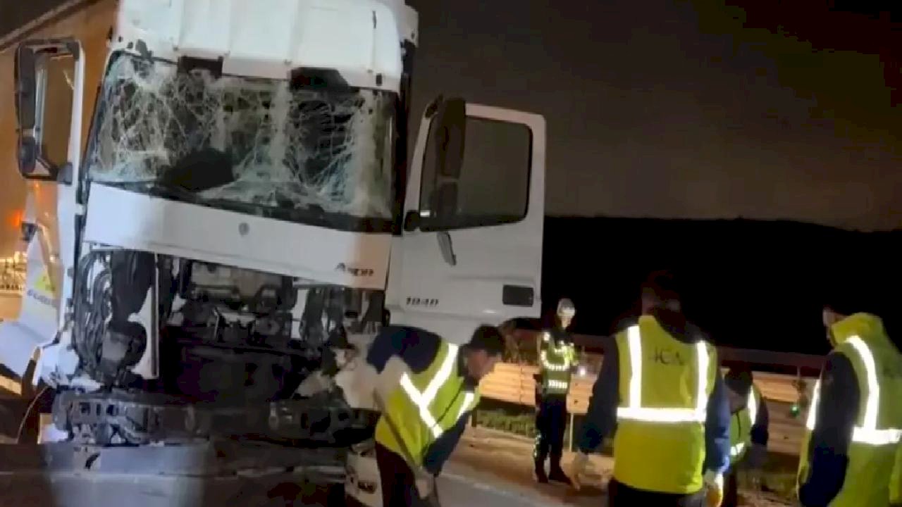 Kuzey Marmara Otoyolu'nda TIR Kazası: 2 Yaralı