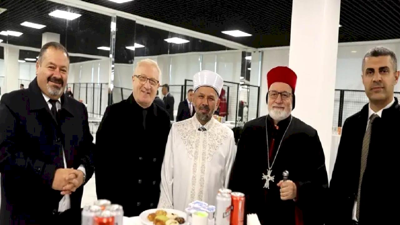 Mardin'de farklı inanç gruplarının temsilcileri bayramlaşma programında buluştu