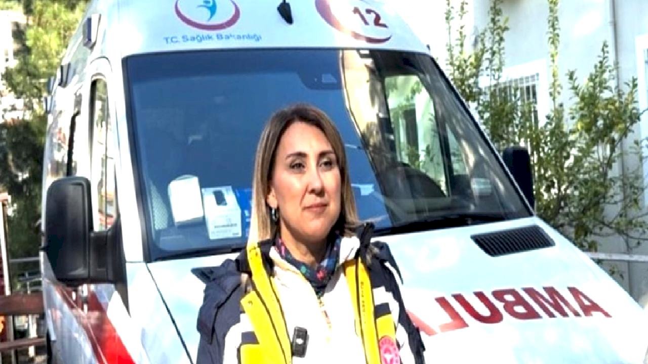 Marmaris'in tek kadın ambulans sürücüsü görenleri şaşırtıyor