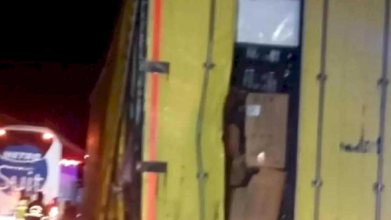 Merzifon'da Otobüs-TIR Kazası: 11 Yaralı