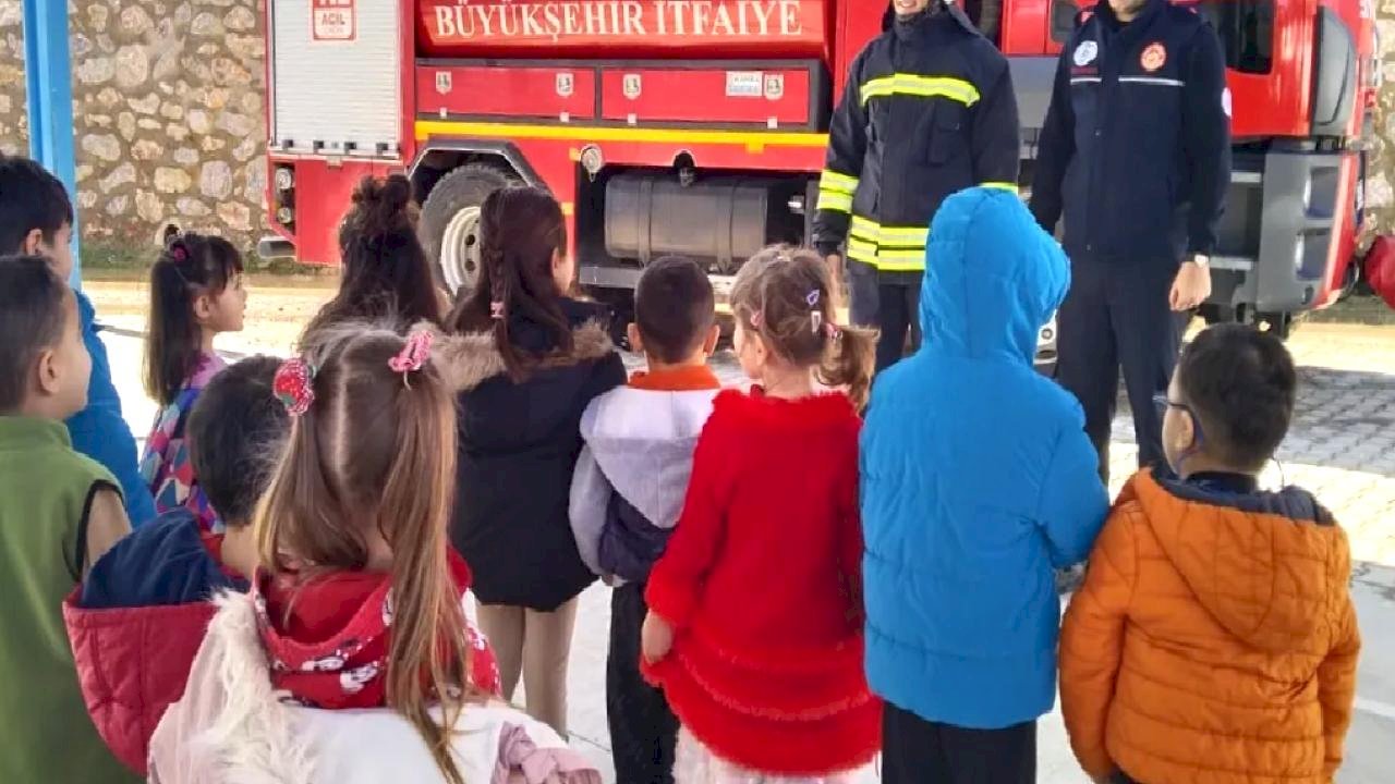 Miniklere yangın güvenliği eğitimi