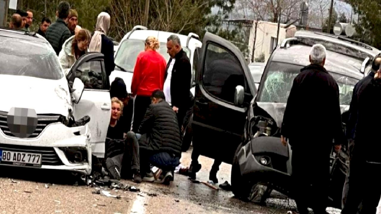 Osmaniye’de iki araç çarpıştı: 1 ölü 8 yaralı