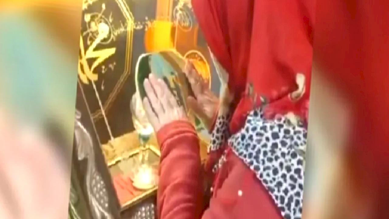 Pazaryeri’nde Kadir Gecesi’nde Sakal-ı Şerif’e yoğun ilgi