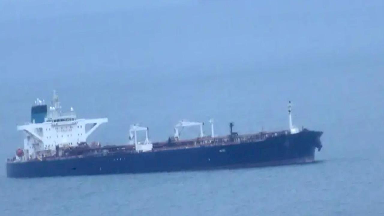 Petrol Tankeri Saldırıda Hasar Gördü