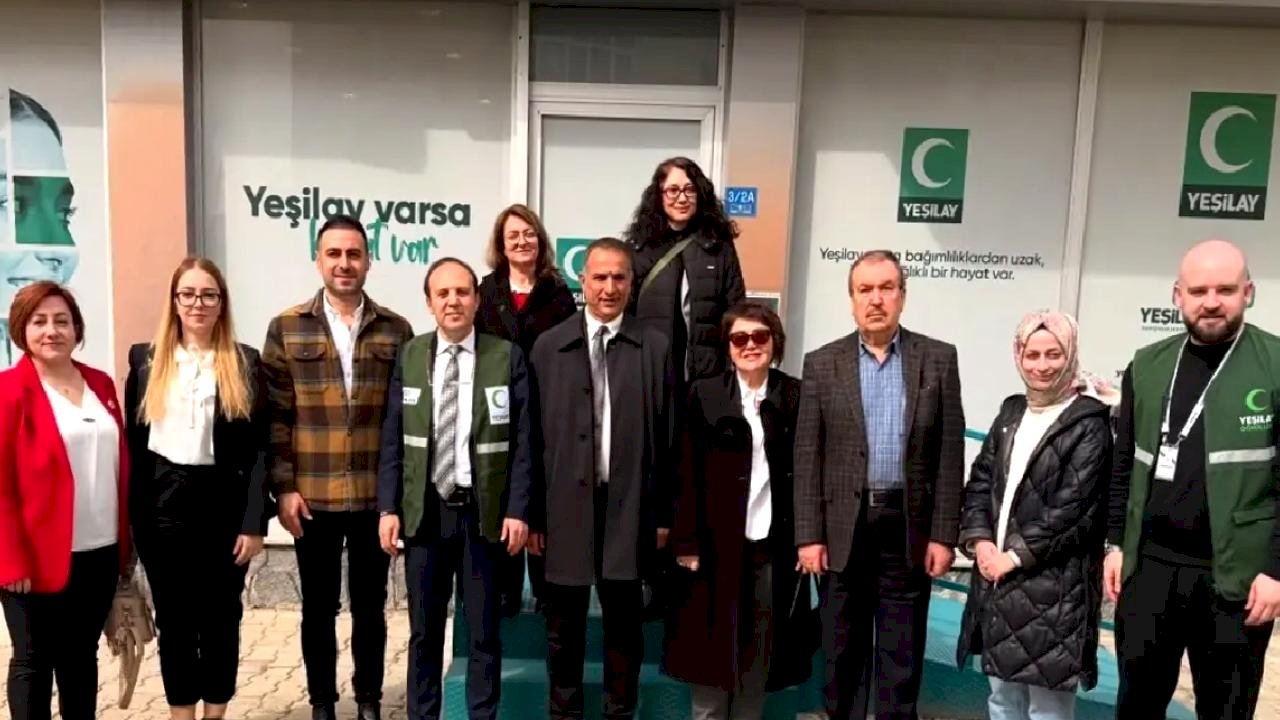 Sağlık Müdürü Yeşilay ve Eğitim Etkinliklerini Ziyaret Etti