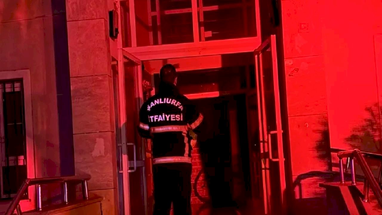 Şanlıurfa'da Elektrik Panosunda Yangın