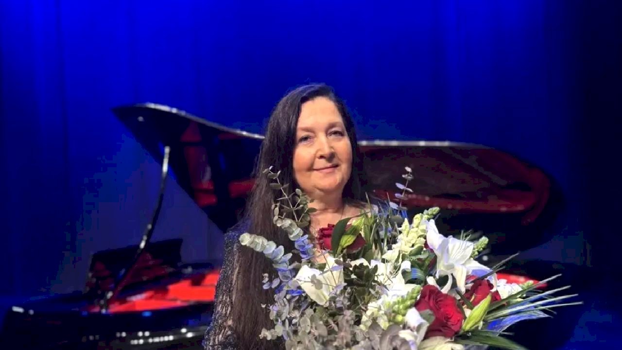 Şefika Kutluer AKM'de Büyüleyici Konser Verdi