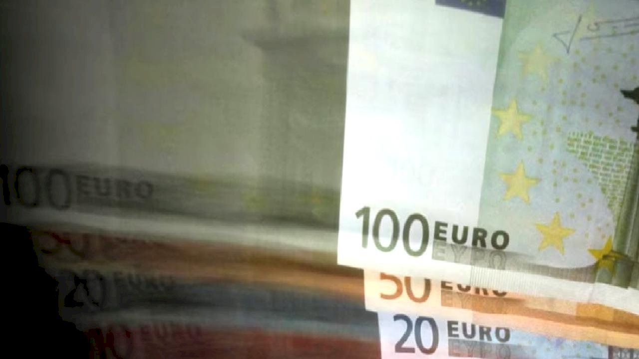 Serbest piyasada güncel döviz fiyatları: Dolar, euro ve sterlin