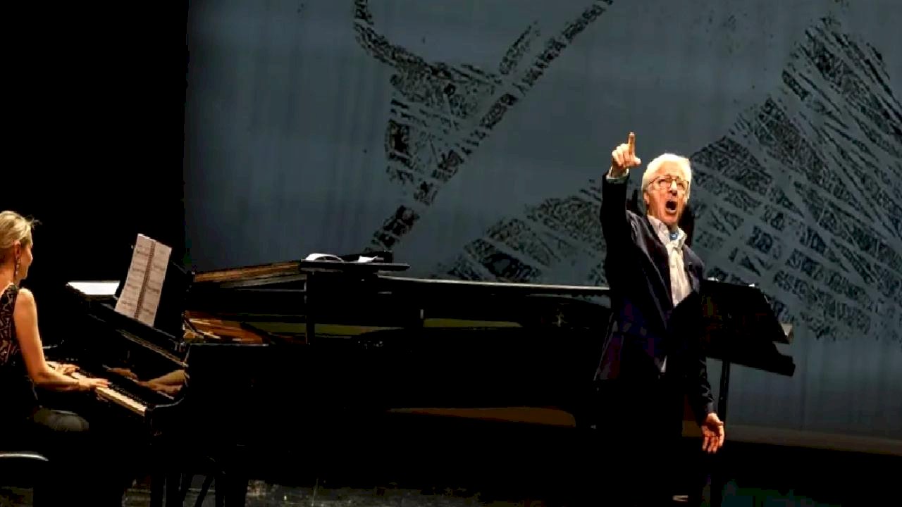 Suat Arıkan'ın 50 Yıl Sanat Yolculuğu