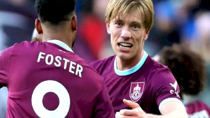 15 dakika içinde 3-0'dan geri döndükleri maçta 90+3'te dramatik son