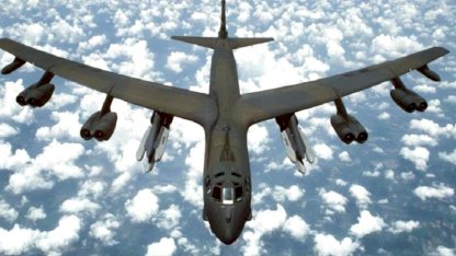 ABD'ye ait nükleer kapasiteli B-52 bombardıman uçakları İngiltere'ye ulaştı