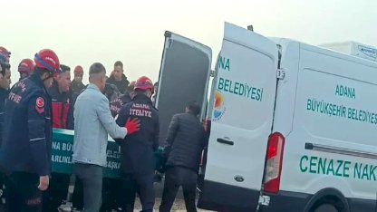 Adana'da yolcu otobüsü devrildi: Ölü ve yaralılar var