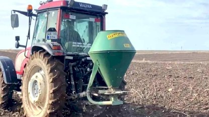 Adilcevaz'da Arpa Ekim Sezonu Başladı