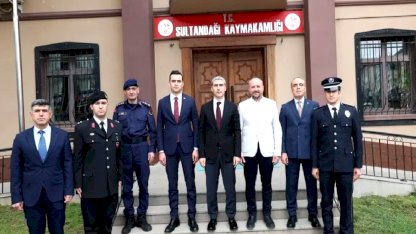 Afyonkarahisar'da kiraz üreticilerine tuzak dağıtıldı