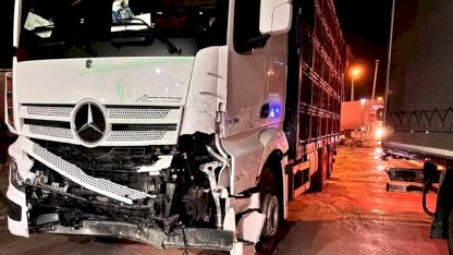 Afyonkarahisar'da Tır ve Araç Çarpıştı: 1 Ölü, 1 Yaralı