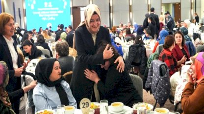 AK Parti'den “Çocuk Gülerse Dünya Güler” iftar programı