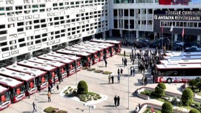 Antalya Büyükşehir'den toplu taşıma filosuna 19 yeni otobüs