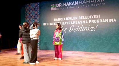 Binali Yıldırım: "Türkiye silah sanayisiyle, ekonomisiyle, her şeyden önce vatan sevgisiyle hercümerç olmuş bir milletin ülkesidir"