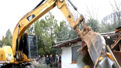 Bursa Nilüfer’de kaçak barakalar yıkıldı