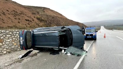 Çorum'da Otomobil Devrildi: 5 Yaralı