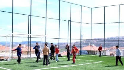Depremzede Çocuklara Halı Saha Müjdesi
