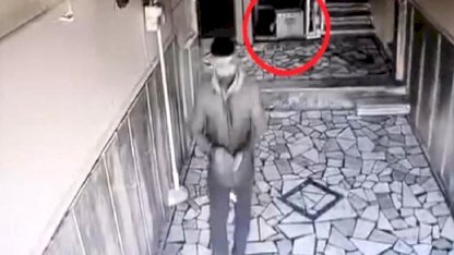 Diyarbakır'da testere çalmak isteyen hırsız kamerayı görünce vazgeçti