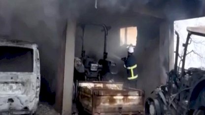 Düzce'de garaj yangınında 6 araç kullanılamaz hale geldi
