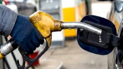 Fitch: Hürmüz Boğazı 6 ay kapalı kalırsa petrol fiyatları ortalama 120 doları görebilir