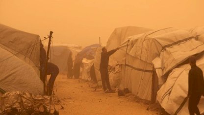 Gazze'de kum fırtınası Filistinlilere zor anlar yaşattı