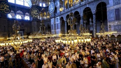 İstanbul'daki camilerde bayram namazı kılındı