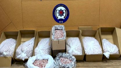 İzmir’de 356 bin uyuşturucu hap ele geçirildi