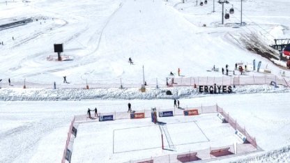 Kayseri Erciyes'te kar voleybolu heyecanı başlıyor