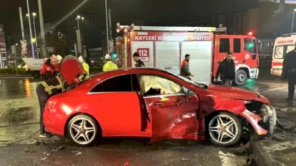 Kayseri'de Trafik Kazası: 2 Yaralı