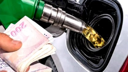 Kimse beklemiyordu! Akaryakıta çifte indirim geldi, tamamı pompaya yansımadı