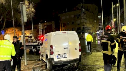 Kocasinan'da Trafik Kazası: İki Sürücü Yaralandı