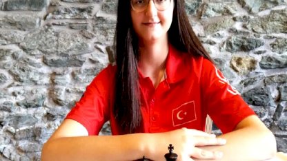 Kraliçeler Online Satranç Festivali'nde yarı finalde Bursalı bir isim