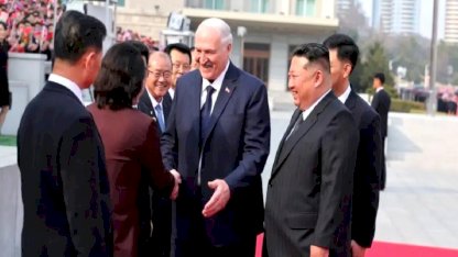 Kuzey Kore'de Lukaşenko'ya Resmi Karşılama