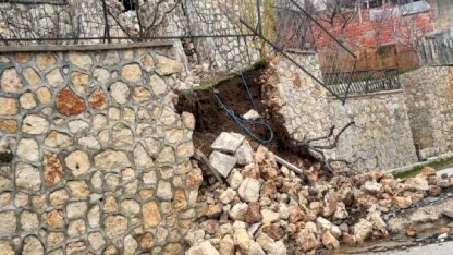 Mersin'de Toprak Kayması: Evler Zarar Gördü