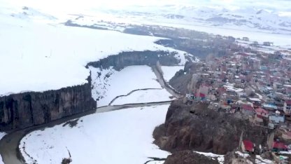 Murat Kanyonu'nda Bahar Beyazı