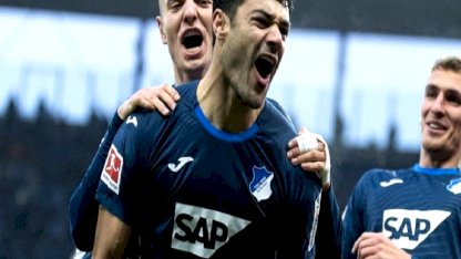 Ozan Kabak, Bundesliga'da ayın oyuncusu mükafatına aday