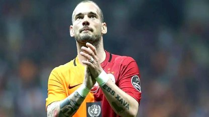 Sneijder'den ırkçılık iddiaları sonrası Liverpool'a zehir zemberek sözler