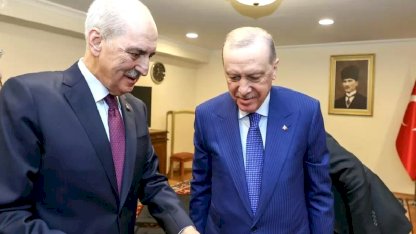 TBMM Başkanı Kurtulmuş, Cumhurbaşkanı Erdoğan'a, Sırrı Süreyya Önder'le çekilen bir fotoğrafını takdim etti