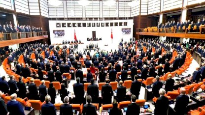 Yeni kanun teklifi Meclis'te: Alkolü teşvik edici görsel ve yazılar iş yerlerinden kaldırılacak