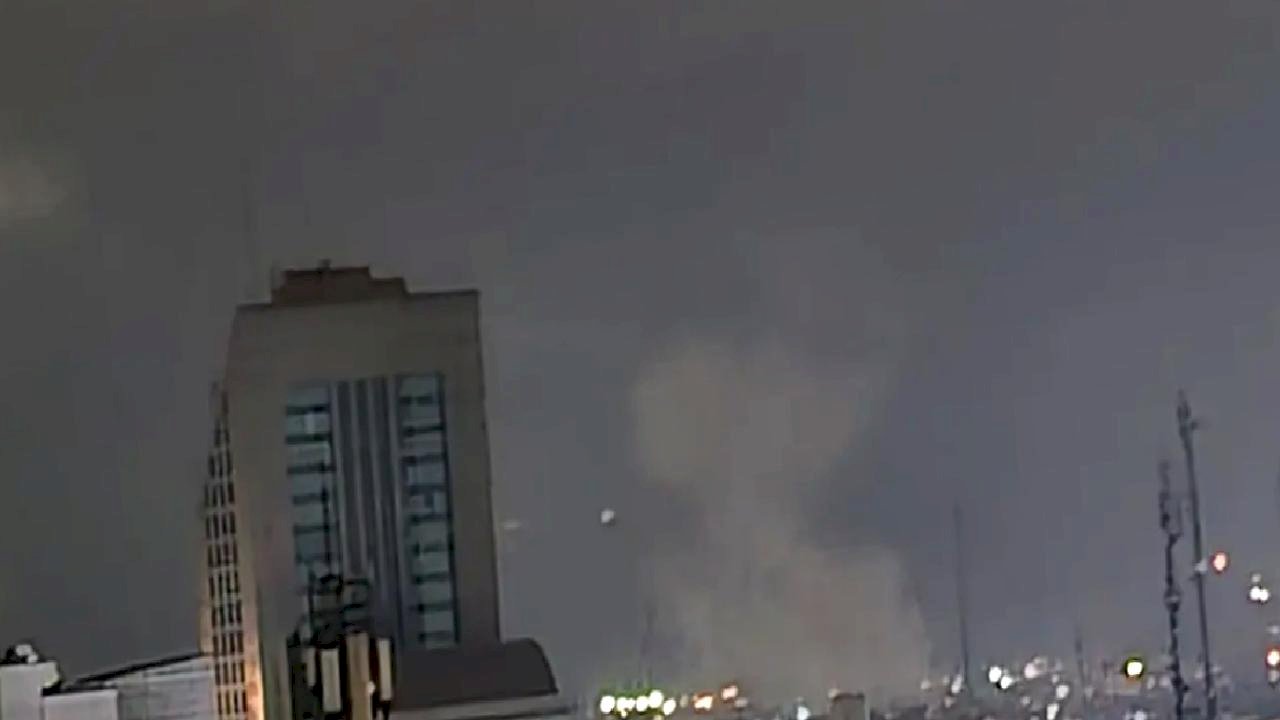 Tahran'da Art Arda Patlamalar