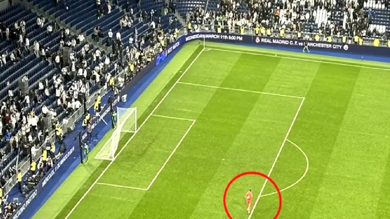 Tarihi maçtan sonra viral olan kare