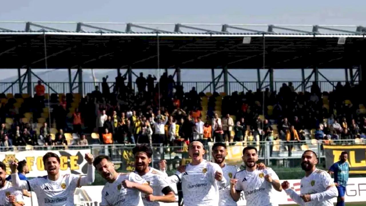 TFF 2. Lig: Aliağa FK: 3 Arnavutköy Belediyespor: 0